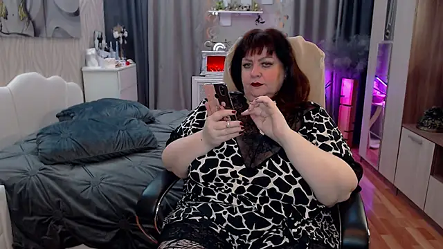 Victoria BBW online show from November 23, 6:49 am