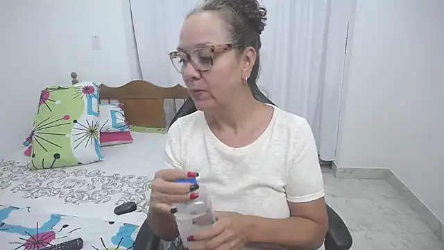 yeslluisa online show from November 15, 8:54 pm