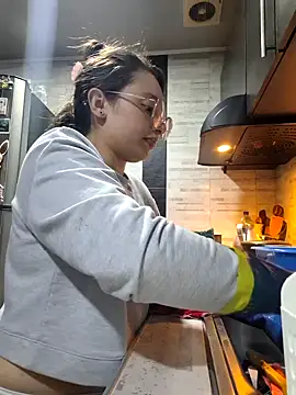 linda-schmidt online show from February 10, 2:47 am