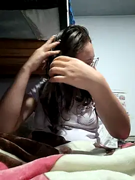 linda-schmidt online show from June 12, 3:47 am