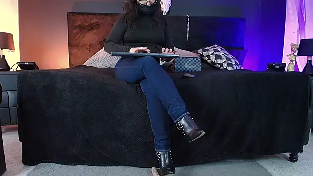  Jade 16 online show from October 22, 11:59 am