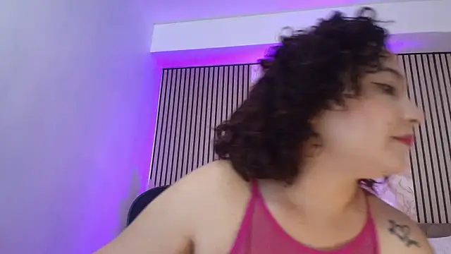Snapshot of JuliRamirez chatting on September 17, 12:36 pm JuliRamirez online show from September 17, 12:36 pm