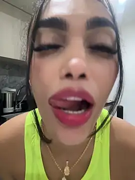 emma andrew1 online show from December 19, 10:46 pm