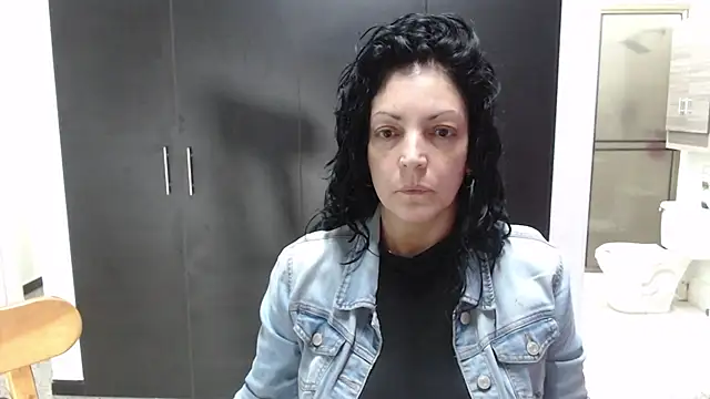 mijal queen online show from November 12, 3:04 am