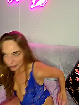Snapshot of VickyDiamondx chatting on September 9, 6:41 pm VickyDiamondx online show from September 9, 6:41 pm