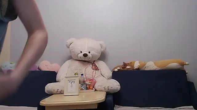 night is dark online show from November 9, 5:31 pm