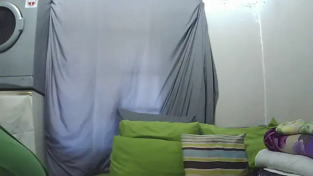 Delicioussexy online show from March 30, 5:18 am