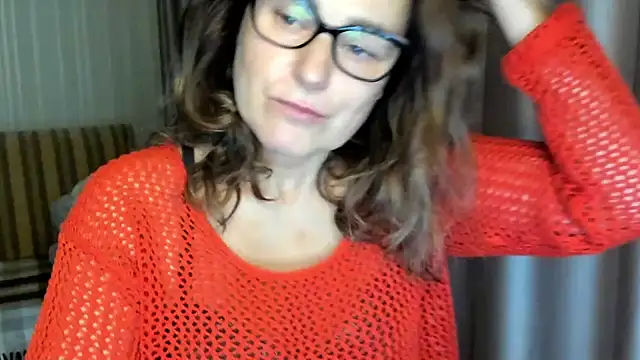 lauraoven online show from November 5, 7:46 am