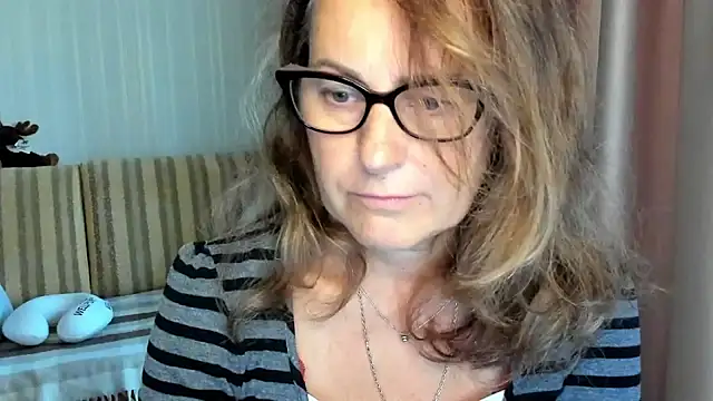 lauraoven online show from September 30, 9:04 am