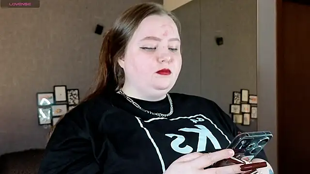 Snapshot of EMMA__CONNOR chatting on October 20, 5:27 pm EMMA CONNOR online show from October 20, 5:27 pm