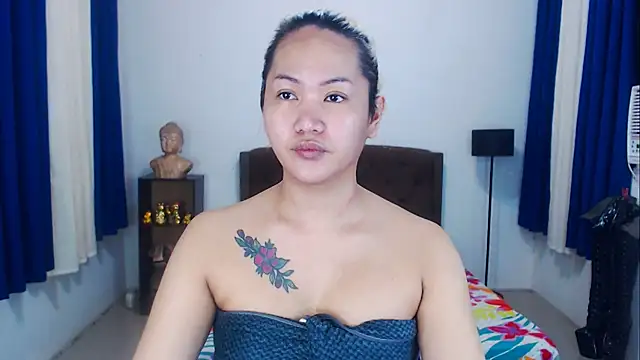 Snapshot of KylieBella chatting on October 30, 4:26 am KylieBella online show from October 30, 4:26 am