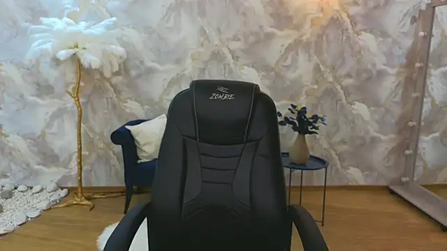Snapshot of NicoleFoxery chatting on September 13, 6:27 pm NicoleFoxery online show from September 13, 6:27 pm