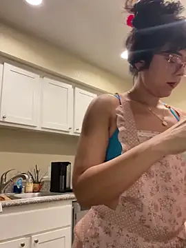 Snapshot of Evie-Luna chatting on September 17, 3:04 am Evie-Luna online show from September 17, 3:04 am