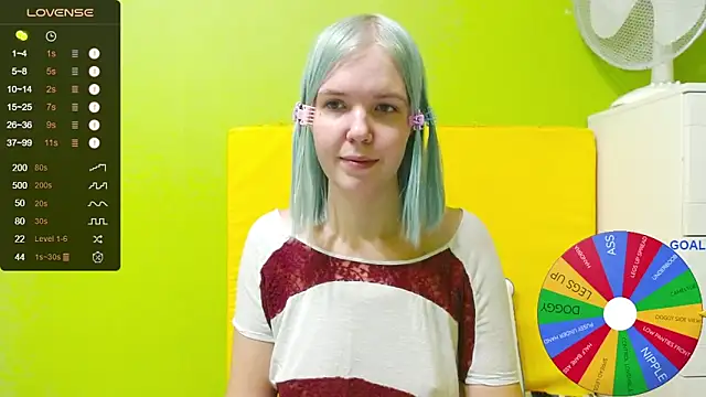 Snapshot of Ultra_Meow chatting on October 26, 9:54 pm Ultra Meow online show from October 26, 9:54 pm