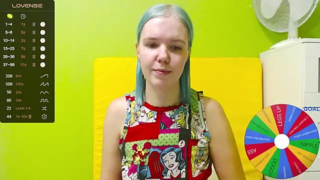 Snapshot of Ultra_Meow chatting on October 20, 7:28 pm Ultra Meow online show from October 20, 7:28 pm