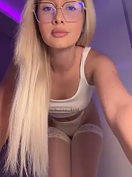 Snapshot of mollyxxx chatting on September 21, 10:52 pm mollyxxx online show from September 21, 10:52 pm