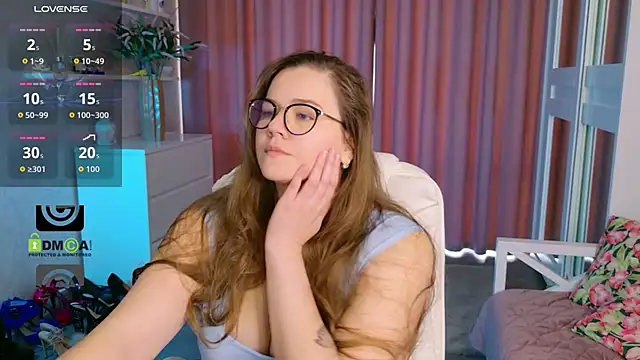 KellyKleine online show from April 21, 6:09 am