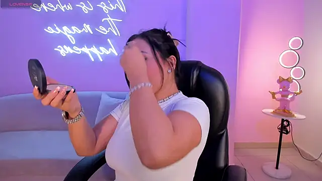 MiaRoberts1 online show from October 27, 12:44 pm