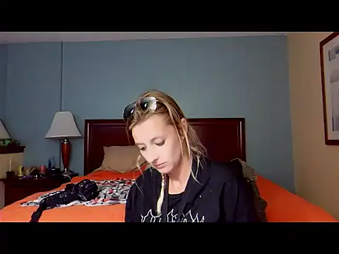 Snapshot of AsiaGoesPro chatting on October 3, 12:05 am AsiaGoesPro online show from October 3, 12:05 am