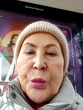 Hottie-Mom online show from November 14, 11:21 am