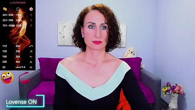 Nia Smithh online show from November 5, 1:38 pm