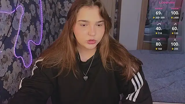  momiji  online show from April 24, 1:58 pm