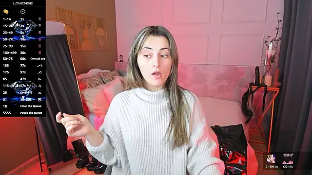 KylieMellow online show from February 6, 5:33 am