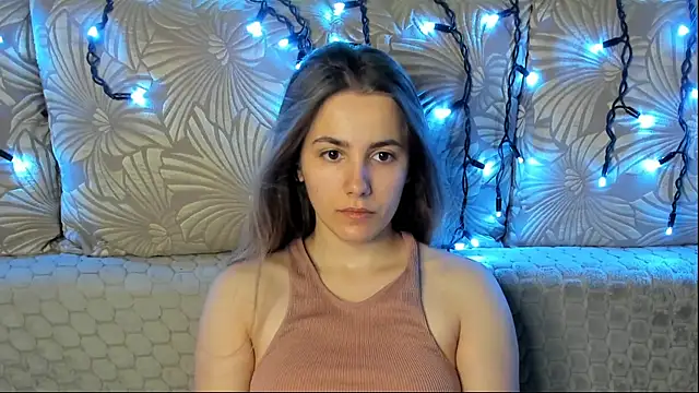 MaggieCake online show from July 4, 3:24 am