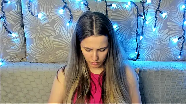 MaggieCake online show from June 6, 3:46 am
