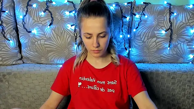 MaggieCake online show from December 23, 6:39 am