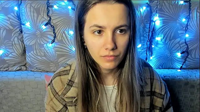 MaggieCake online show from April 12, 4:04 am