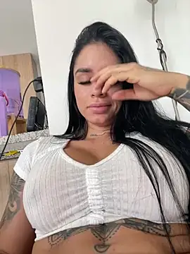 LaraHenao online show from July 9, 2:41 pm