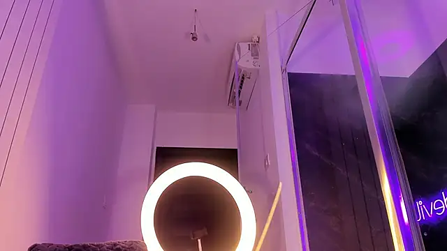 realhotfallingdevil online show from February 19, 6:02 am