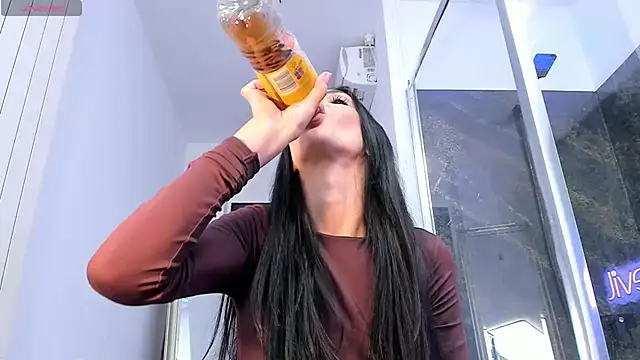 Snapshot of realhotfallingdevil chatting on September 13, 10:34 am realhotfallingdevil online show from September 13, 10:34 am