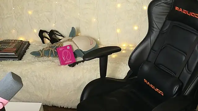 Snapshot of Ginger_Stay chatting on September 21, 10:08 pm Ginger Stay online show from September 21, 10:08 pm