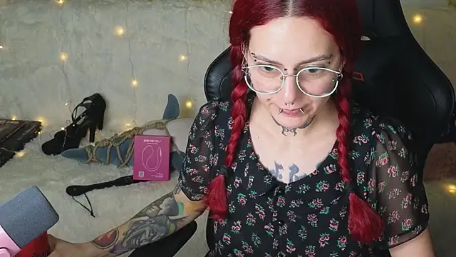 Snapshot of Ginger_Stay chatting on October 10, 8:36 pm Ginger Stay online show from October 10, 8:36 pm