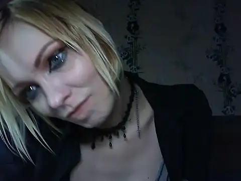 WildMissNiks online show from June 30, 7:08 am