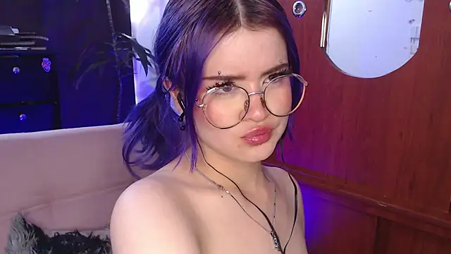 Snapshot of Raventh_ chatting on September 15, 3:53 pm Raventh online show from September 15, 3:53 pm