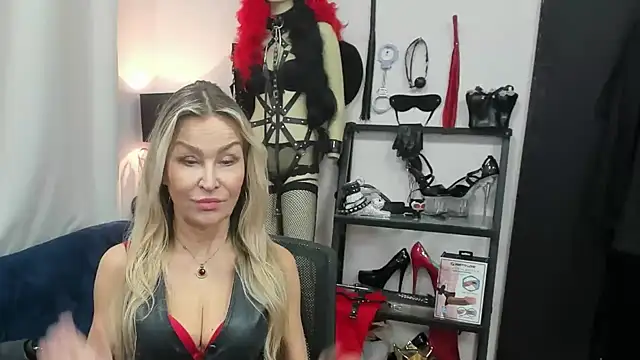 crystaLUX online show from December 4, 6:37 am