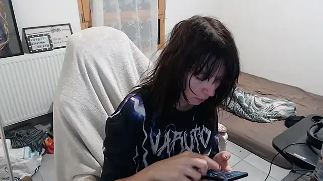 Snapshot of missthon0 chatting on September 17, 8:12 am missthon0 online show from September 17, 8:12 am
