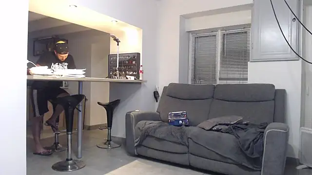 missthon0 online show from October 21, 8:35 pm