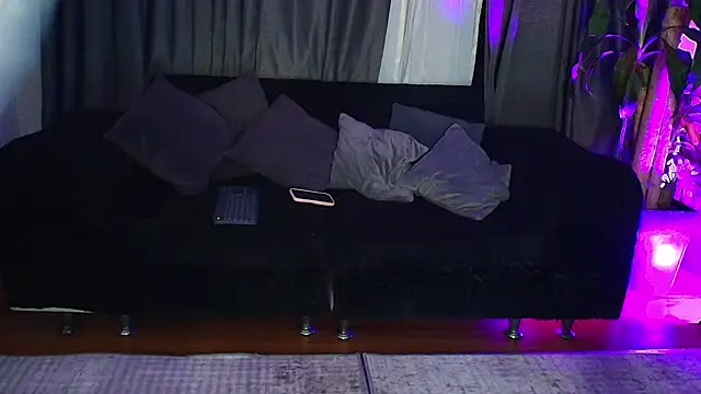Aliciawonderxx online show from July 5, 4:30 am