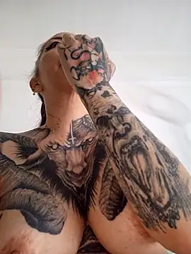 vamporasuccubus19777 online show from September 15, 8:05 pm