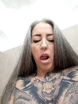 vamporasuccubus19777 online show from May 16, 12:02 am