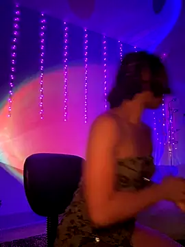 Snapshot of thebrattygoddess chatting on October 4, 12:05 am thebrattygoddess online show from October 4, 12:05 am