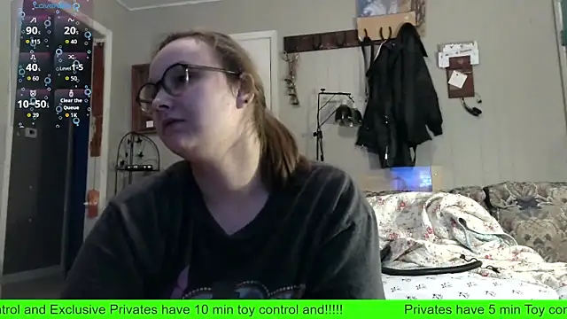 Snapshot of TurtleLady420 chatting on September 25, 12:10 am TurtleLady420 online show from September 25, 12:10 am
