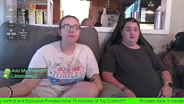 Snapshot of TurtleLady420 chatting on October 4, 10:25 pm TurtleLady420 online show from October 4, 10:25 pm