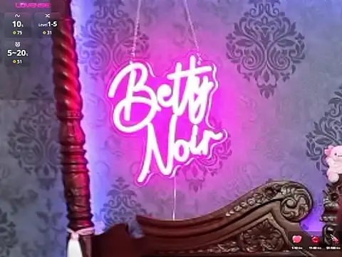 Snapshot of BettyNoir chatting on October 9, 8:51 am BettyNoir online show from October 9, 8:51 am