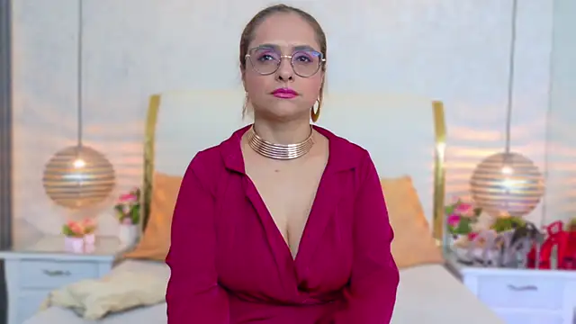 MarilynVega1 online show from June 22, 9:01 pm
