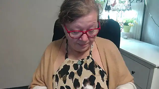 Adelewildx online show from September 17, 3:59 am